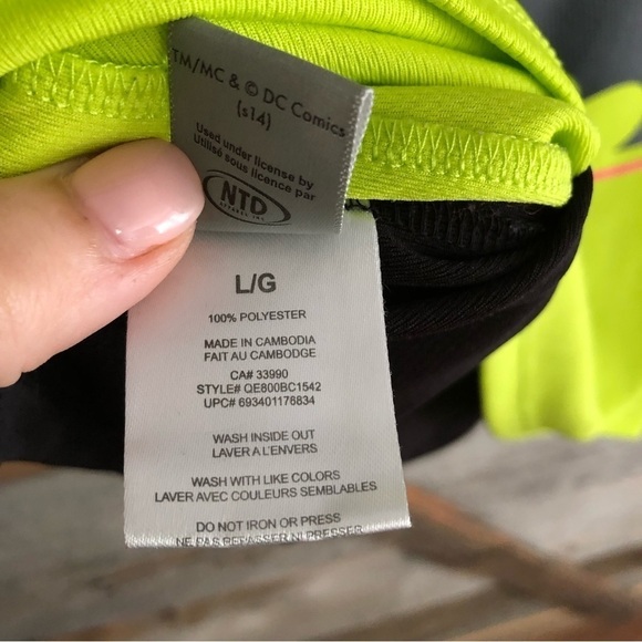 Batman Size L Neon/Black Reversible Cropped Top - Picture 5 of 6